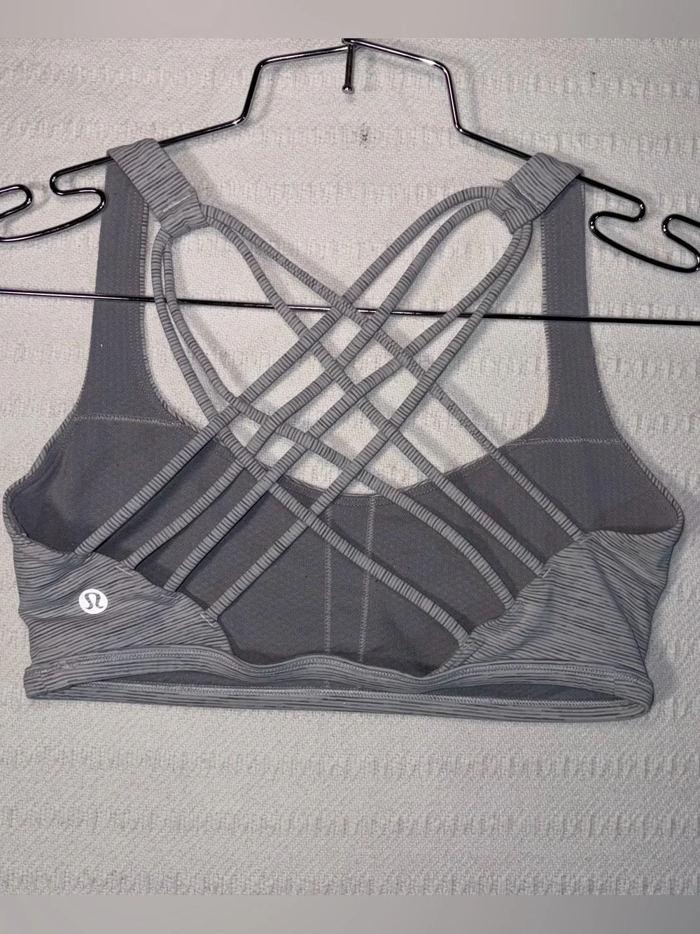 Lululemon Free To Be Sports Bra Womens Size 6 Yoga Athleisure Workout Gym